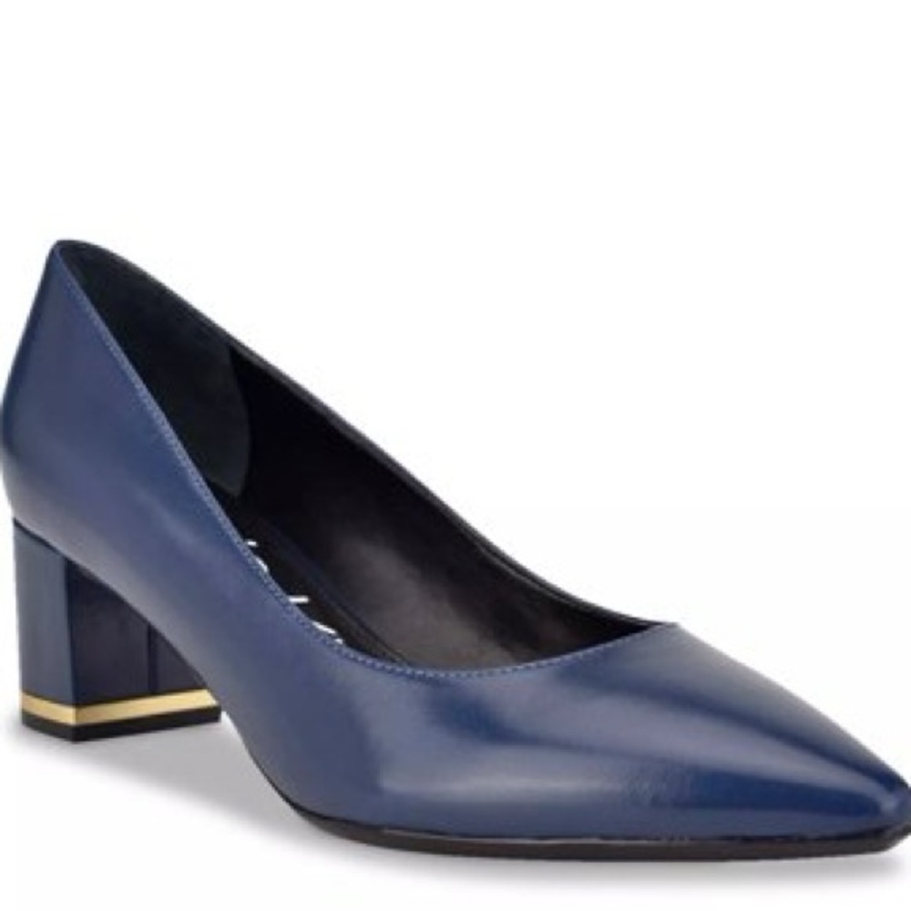 NWOT Calvin Klein Nita Navy Blue Pumps Size 7.5
